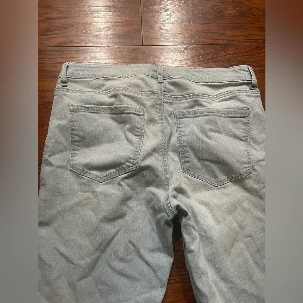 Forever 21 jeans size 28